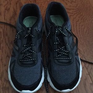 New Balance sneakers. In good condition